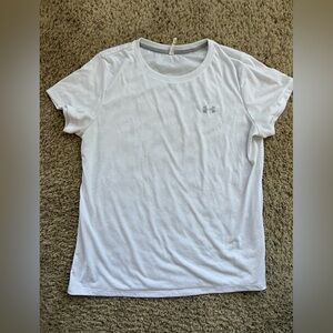 Under Armour Short Sleeve Shirt - XL